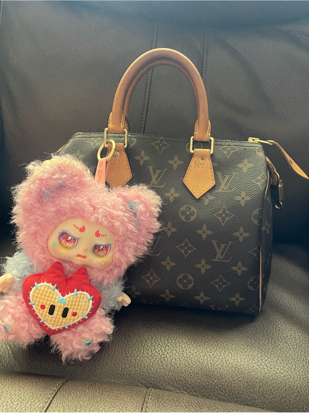 Louis Vuitton Monogram Canvas speedy 25 with Tan Handles